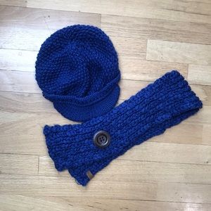 Worn once fossil hat and scarf